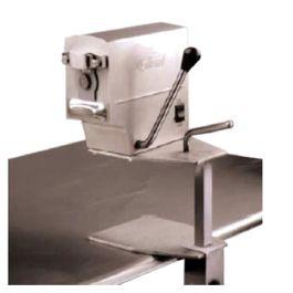 https://8prr7k3q.cdn.imgeng.in/media/catalog/product/cache/230c0701d62ffa705d22c003dd96ad12/e/d/edlund-270c-115v-can-opener-electric-on-gas-shock-slide-bar-to-allow-for-cans-larger-than-10-t3mh.jpg