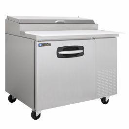 Master-Bilt Products Pizza Prep Table Refrigerated Counter